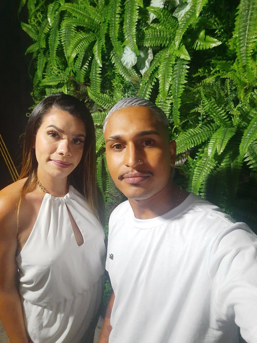 ia_llnb's tweet photo. Como a vida é surpreendente.
Depois de 7 anos longi um do outro.
Nos reencontramos e percebemos o quanto um amava o outro. 
Pelo fato de termos nos conhecidos muito novos, a vida nos fez aprender lições que nos moldaram durante esse período. 
Sabemos hj o que é amor de verdade.❤ https://t.co/iSDoP8Rudj