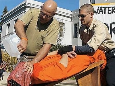 El gobierno de ee.uu carece de moral el mismo mantiene prisioneros en guantanamo a los que no sólo tortura sino muchos de ellos aún desconocen pq están detenidos .