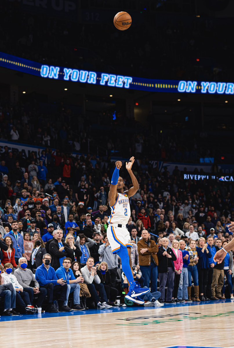 Three_Cone's tweet image. Shai Gilgeous-Alexander’s last 15 games:

25.5 PPG
5.7 AST
4.1 REB

All-Star Voting counts DOUBLE today so retweet this tweet to vote for @shaiglalex for #NBAAllStar