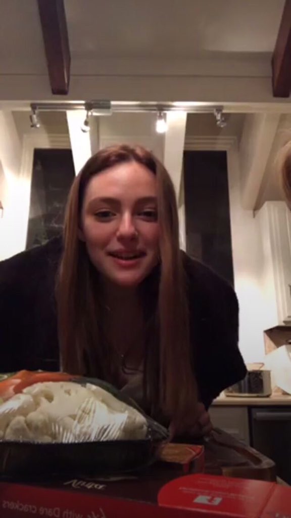 thinkerdanielle's tweet photo. dani russell my beloved ♡ https://t.co/pjRJDuMomy