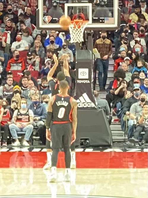 1MarkCoker's tweet photo. @Dame_Lillard #NBAAllStar https://t.co/1Wzda8cYD6