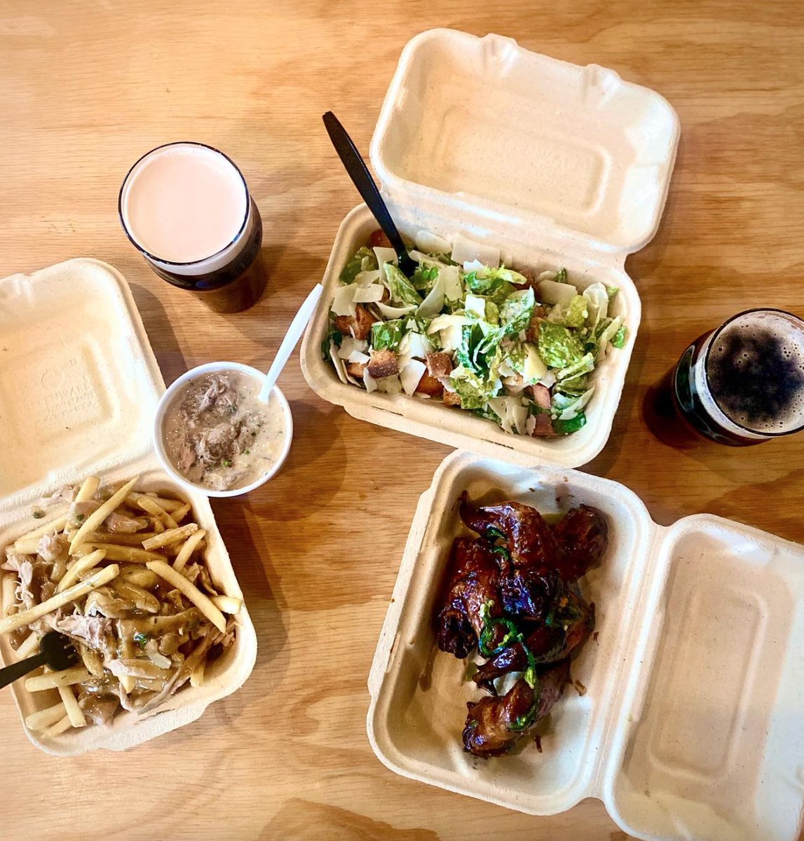4 Hands Brewing Company (@4handsbrewingco) on Twitter photo The food geniuses in our <a href="/PeacemakerSTL/">The Peacemaker St. Louis</a> kitchen just added peanut butter and jalapeΓ±o jelly wings to the menu! Also in this mouthwatering picture: poutine, fire roasted corn and chicken chowder and the black garlic Caesar salad. The food geniuses in our <a href="/PeacemakerSTL/">The Peacemaker St. Louis</a> kitchen just added peanut butter and jalapeΓ±o jelly wings to the menu! Also in this mouthwatering picture: poutine, fire roasted corn and chicken chowder and the black garlic Caesar salad.
