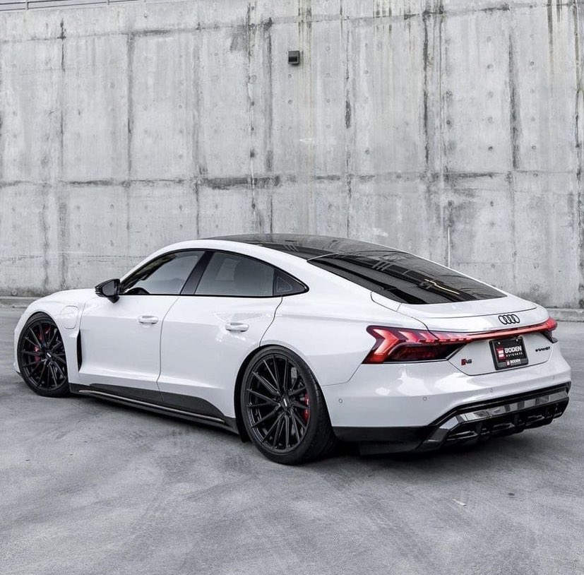 LuxuryCars365's tweet photo. Audi e-tron GT 🕊 https://t.co/2LPxJ0swyj