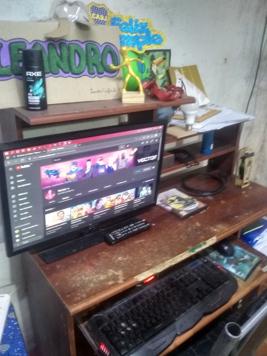 LeandroCaffera3's tweet photo. @Vectoratgaming este es mi humilde setup lo mantengo como puedo xd https://t.co/g8CEyzAeFw