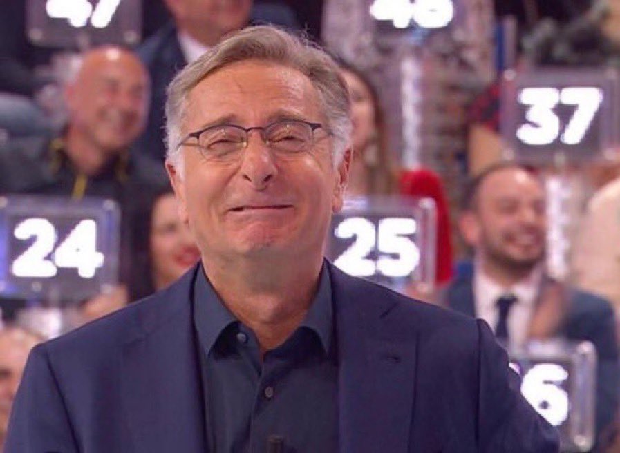 LarvaSocial's tweet photo. I MATRIMONI REGGENDO ANCORA LE EDIZIONI STO MALE #gfvip https://t.co/4skSV8ZBui