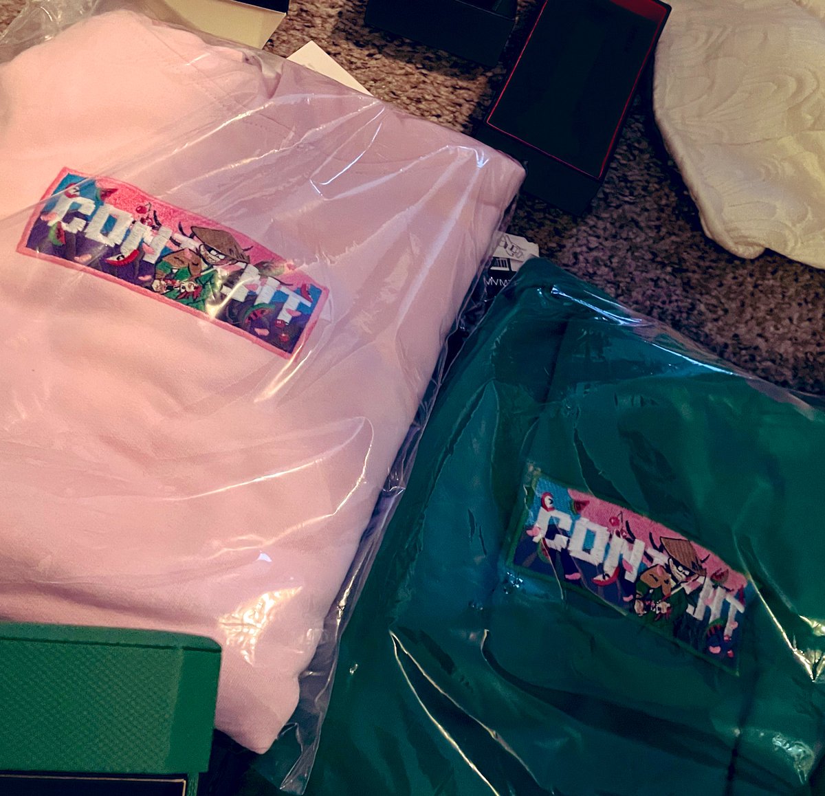 HeatherEbel97's tweet photo. CONTENT SECURED (best anniversary gift ever!!) @Rhabby_V @MrFruitYT https://t.co/CCxNKM9Bvl