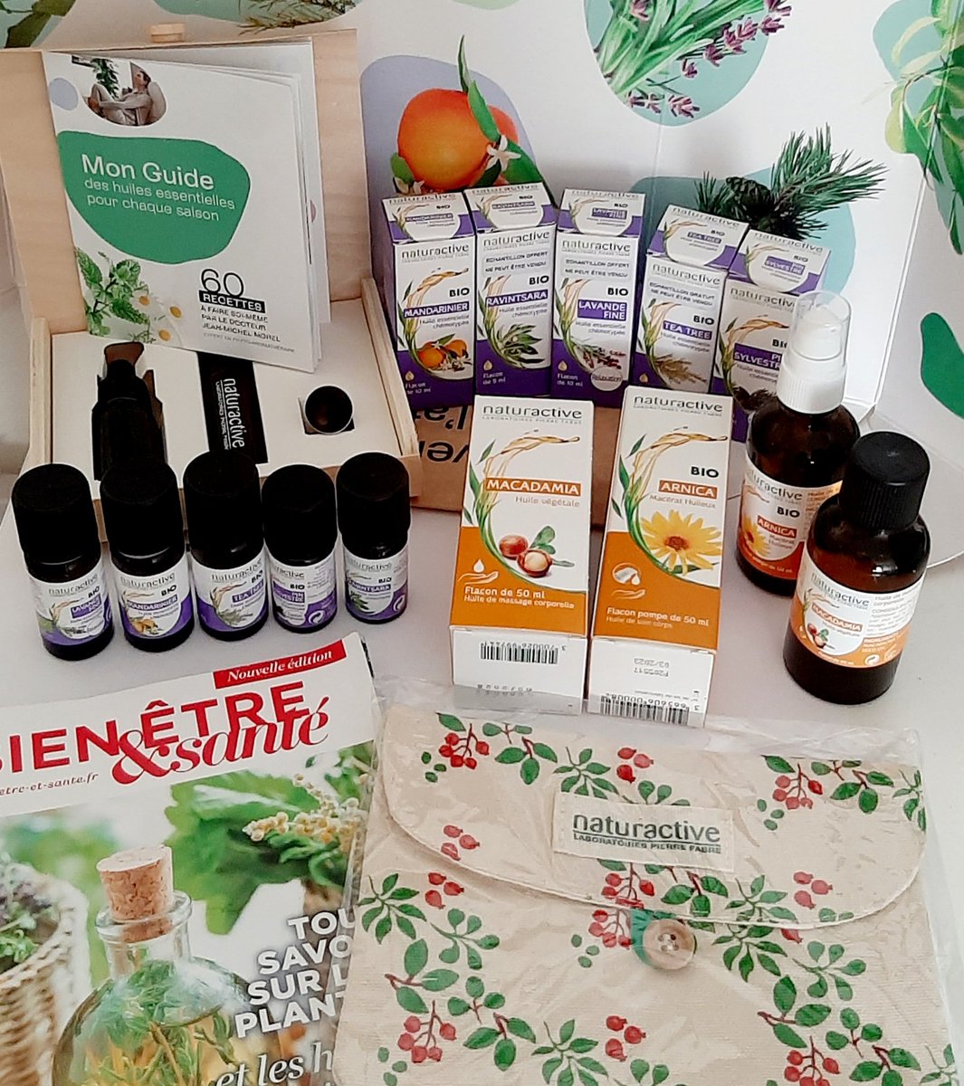 diverstests's tweet photo. #latelieraroma #test
#aucoeurdevotresante #naturactive  @trnd_fr 
Huile Essentielle de Lavande Fine
Huile Essentielle de Mandarinier
Huile Essentielle de Tea Tree
Huile Essentielle de Ravinstra
Huille Essentielle de Pin Sylvestre
Huile Végétale de Macadamia
Huile Végétale Arnica https://t.co/emz6ZvgwRP
