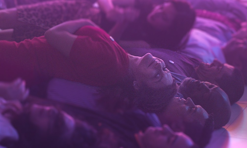 canalbrasil's tweet photo. Quanto o Brasil pode mudar até 2027? 🙏

Num contexto distópico em que as raves religiosas são a maior festa do país, a escrivã Joana toma como missão divina usar seu trabalho para reunir casais que pedem divórcio no cartório.

Assista ao filme "Divino Amor" hoje, às 23h35! https://t.co/Ds1N3vCTw6
