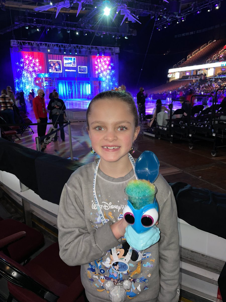 kruppycake's tweet photo. #DisneyOnIce https://t.co/VKjVrnCdZI