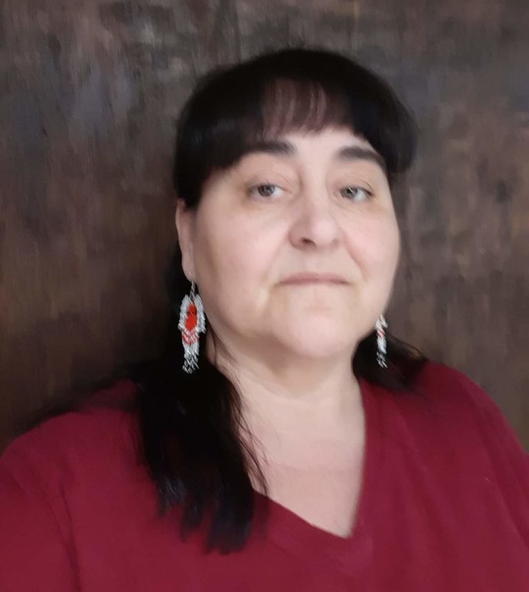 ckuaradio's tweet image. Catch up on the latest #IndigenousPathways episodes you may have missed! @CherylCroucher chats with Tracy Boucher of TB Crafting about her #RibbonSkirtDolls, and Sabrina Williams about #Saw-SacredBeading. 
#ListenOnline! ckua.com/indigenouspath…