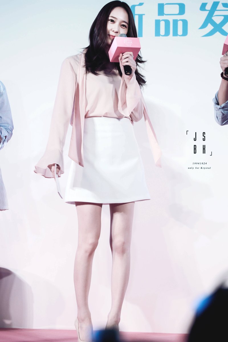 hourlykrystal's tweet photo. https://t.co/HdmI6jG2X6