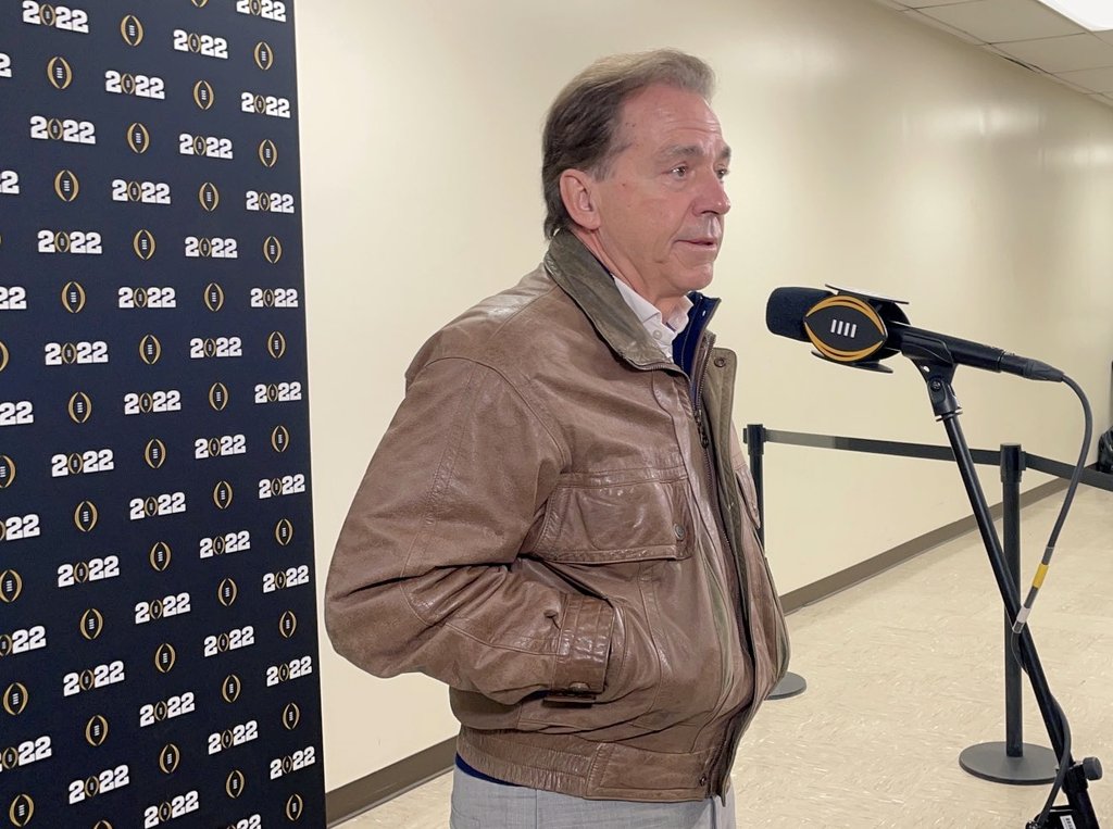 jerrysandersRTR's tweet image. In 15 years, I have never seen Nick Saban  wear a leather jacket... Bama by 90..