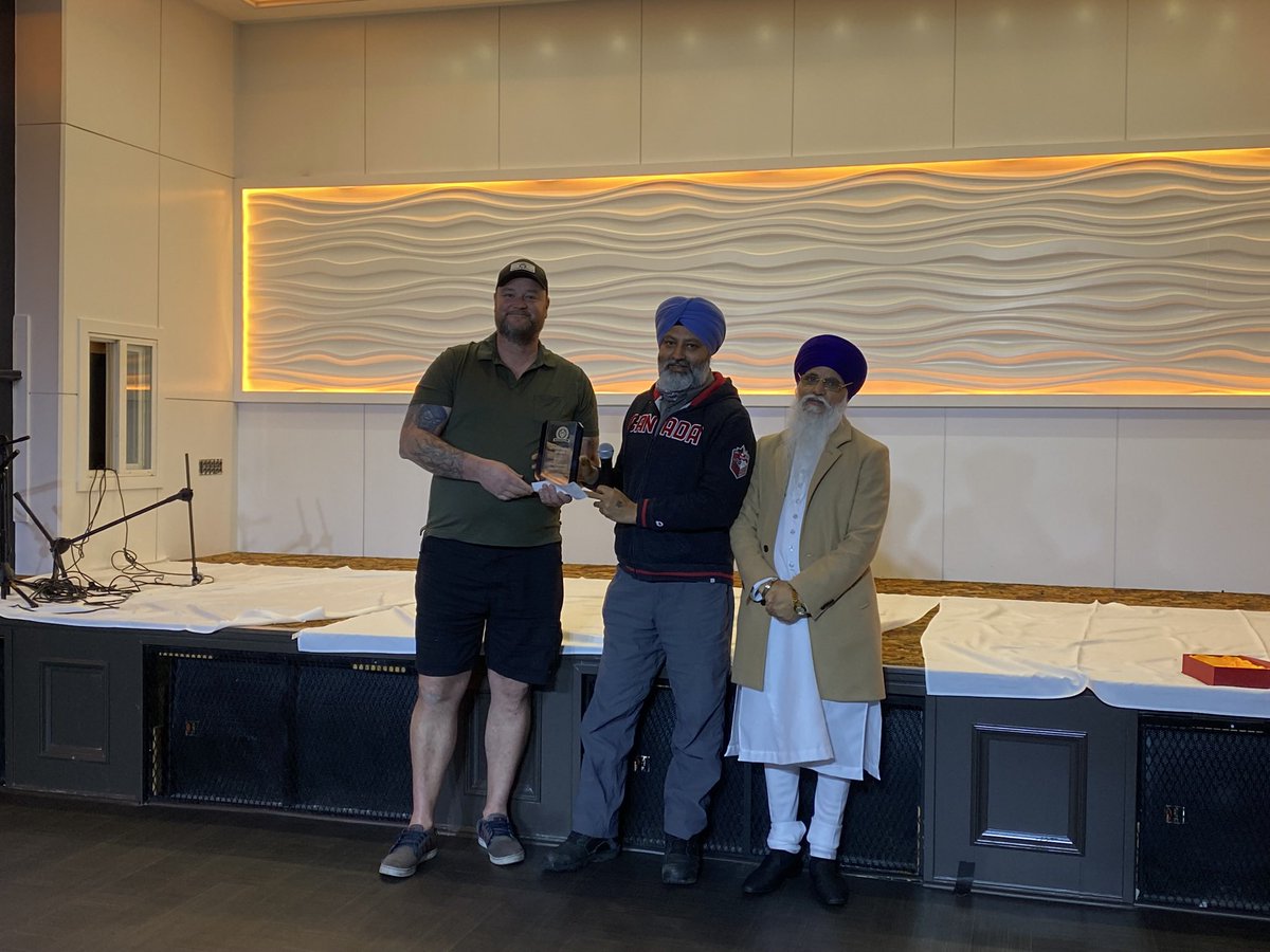 Thankyou to <a href="/Westcoastpilot/">Mike Young</a> langley for help and presenting $5000.00 cheque <a href="/DhadwarAmarjit/">Amarjit S Dhadwar</a> <a href="/gnfbsurrey/">Guru Nanak Food Bank</a> &amp; <a href="/dukhnivaran/">dukhnivaran surrey</a> continue helping where ever it’s in need <a href="/gyaninarinder/">Narinder singh walia</a> <a href="/CityofSurrey/">City of Surrey</a> #BCStorm <a href="/JewishVancouver/">Jewish Federation of Greater Vancouver</a>