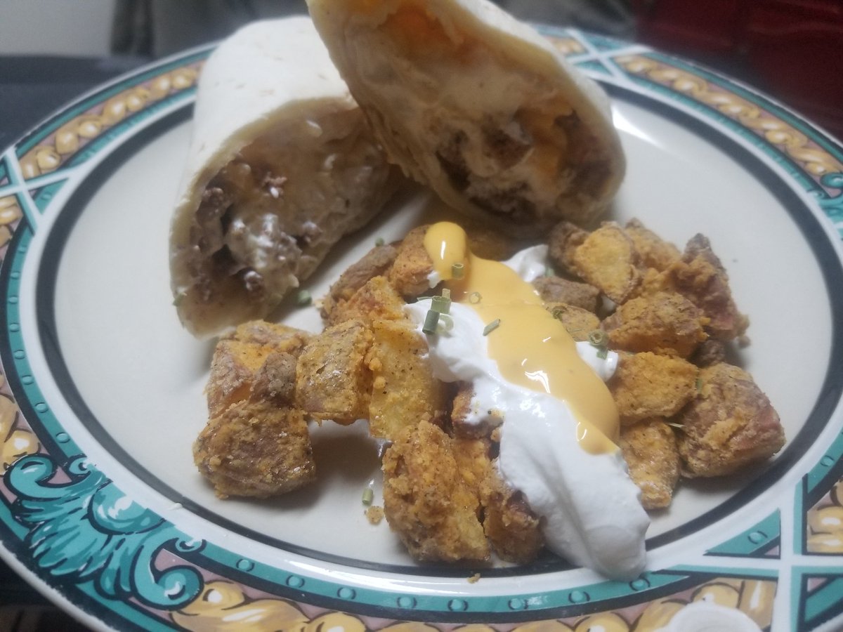 Jukester201's tweet photo. @tacobell Tonight we cooked the Quesoritos and Fiesta Potatoes with nothing but pure instincts. EVERYONE from stream went to buy Taco Bell afterwards, to soothe the itch. So. DMs are open about sponsors 😉 https://t.co/ri7Y5nwOke