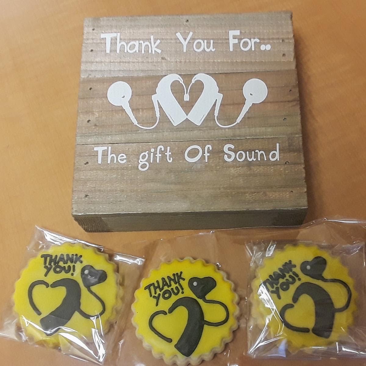 WashUMedENT's tweet photo. 💕 After Keiko Hirose, MD, performed cochlear implant surgery on a child, giving her two cochlear implants and the ability to hear, the patient’s mother was so happy she sent Dr. Hirose a hand-painted box and ‘cochlear cookies’! #giftofsound #cochlearimplants https://t.co/Z0t4zIdy0A