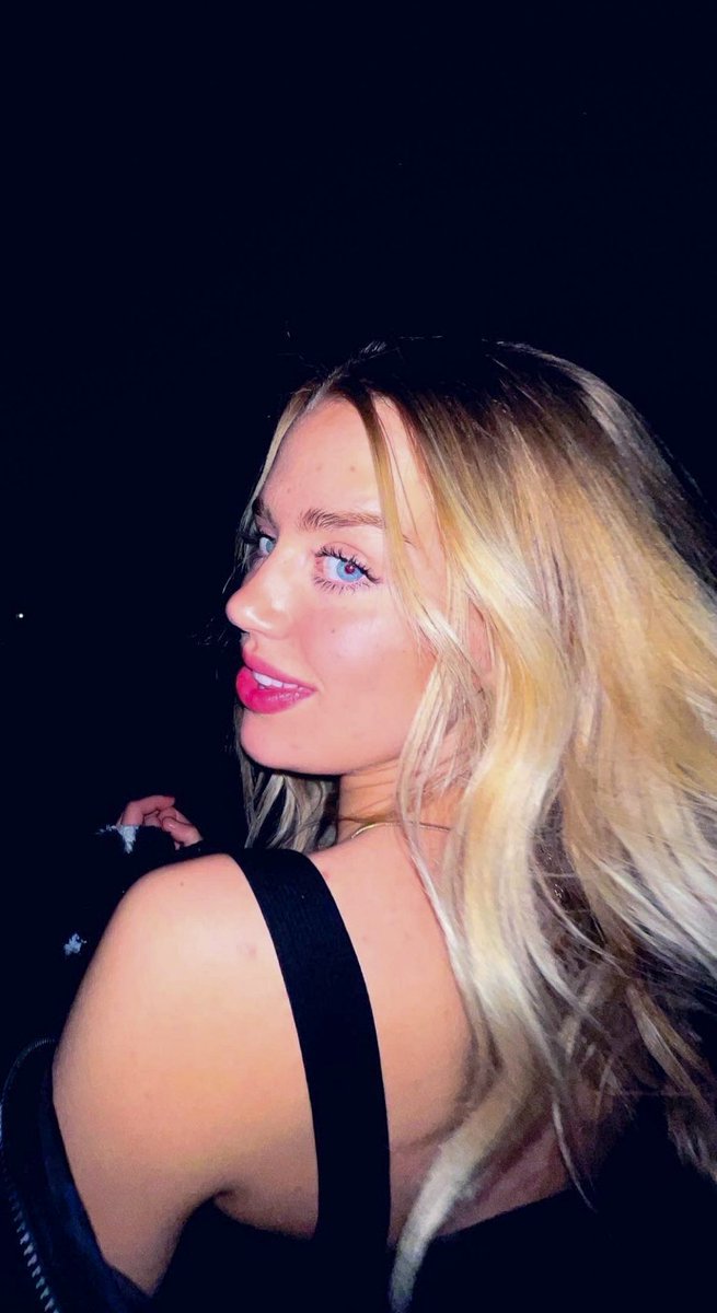 currier_carin's tweet photo. posting this on twitter too cuz i’ve never felt prettier 😇 https://t.co/emHI2rCOyP