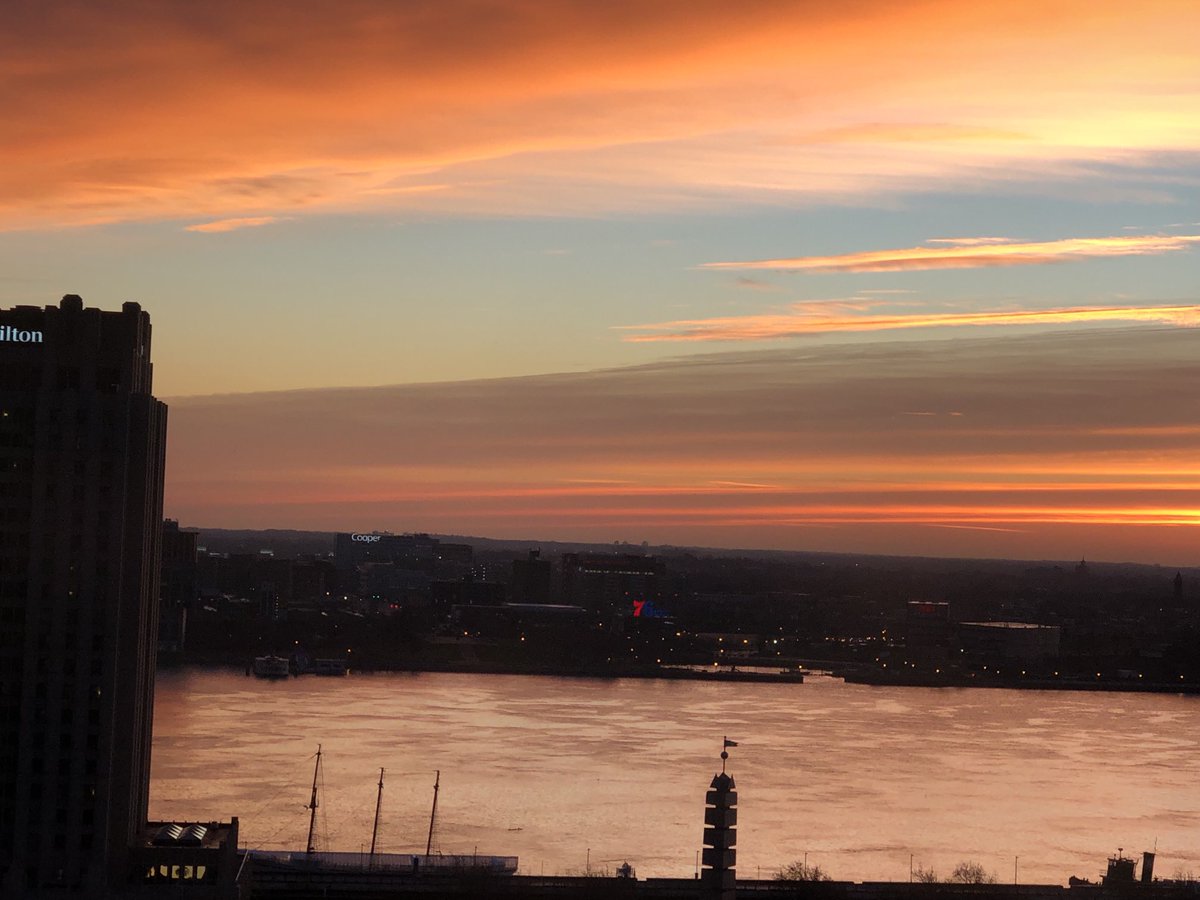 My almost made me miss it. Wondering if it would get a little bit better. So I just snapped and in less than a minute only pastels remained. They were nice but not what I really saw. It's a little like you, if you miss touching or saying or doing now, we can't fully recapture it