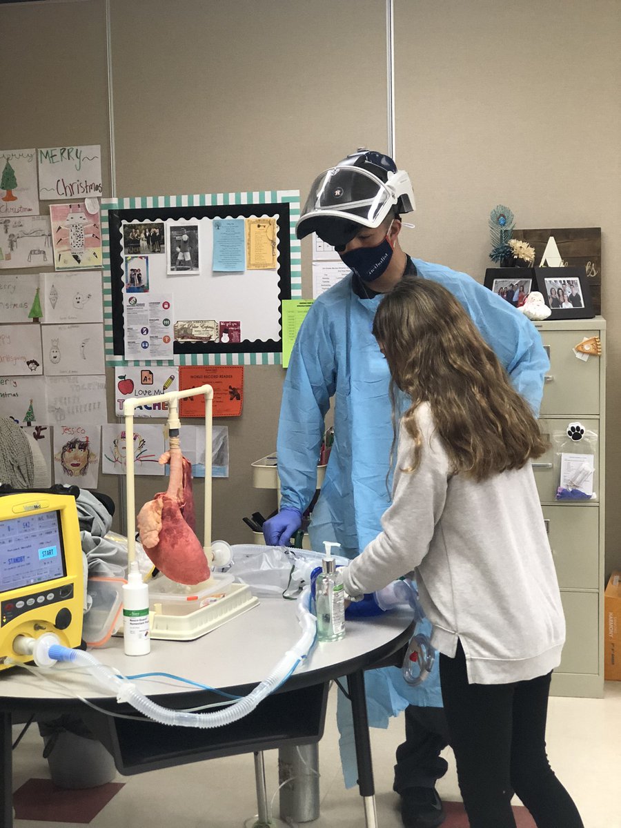 Swenke_Science's tweet photo. Swenke Career Day was a big success!  Thank you, Swenke parents, for volunteering your time to give our students insight in your careers! @SwenkeCFISD #swenkeproud https://t.co/gwrInuH0lO