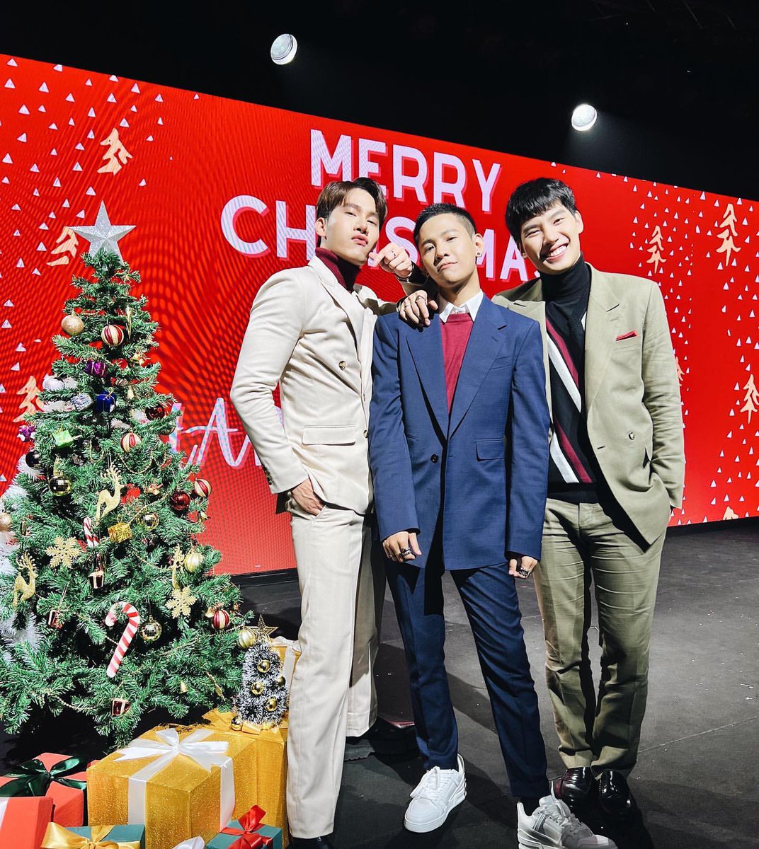 maxtul_jfc's tweet photo. 【SNS更新情報】
2022年1月7日
Tul:インスタ更新(2)
🔗 https://t.co/Mdj4zzX4vo
cr.tul_pakorn ig
#maxiiin_ #tul_pakorn #MaxTul #MaxTulXmasOnlineEvent #pmith https://t.co/8xVtCMP4UP
