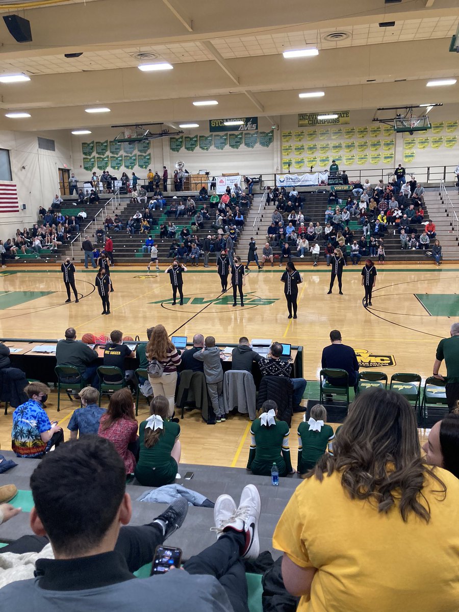 The <a href="/AvesDanceTeam/">Sycamore Dance Team</a> tear it up on the court as the <a href="/SycamoreAvesMBB/">Sycamore Basketball</a> team plans to build on their 8 point lead at half. Aviators lead 28-20