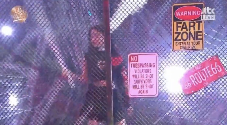 jpstayc's tweet photo. why is there a fart zone 😭😭😭😭 https://t.co/9cpm9WH67R