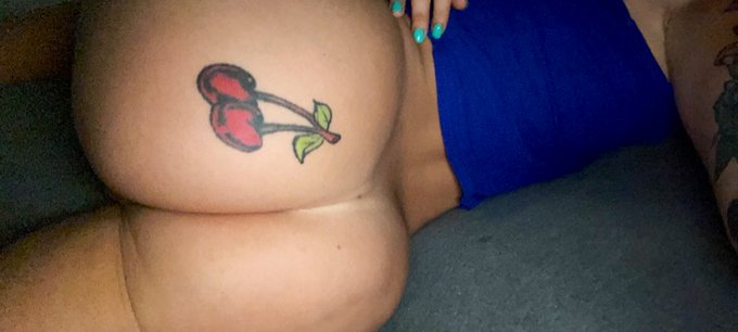 Your fav russian pawg ?? cum press your dick up against me ? https://t.co/F4721RF4qR