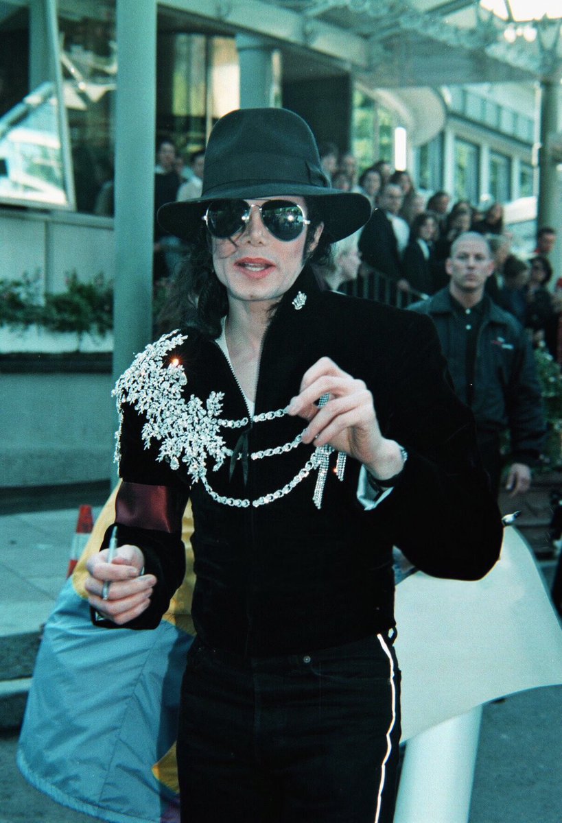 BofMjj's tweet photo. Michael Jackson in Germany, 1997. https://t.co/JE4iobEVcO