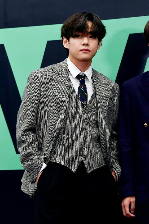 Tae_andya7's tweet photo. I vote #BTSV for ‘Fashionista of the Year’ category
 #TheHallyuTalkAwards https://t.co/cATzDMq7ed