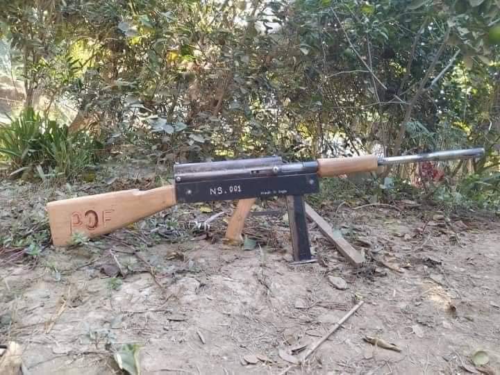 These wooden self-made guns r to defend from airstrikes,the destructive weapons, tanks,well-trained Minaunghlaing's troops ??? 

Yes.This may sound crazy but we r in a war with facists since decades ago.We save our own lives while  leaders meet/greet our killers in #Naypyitaw.