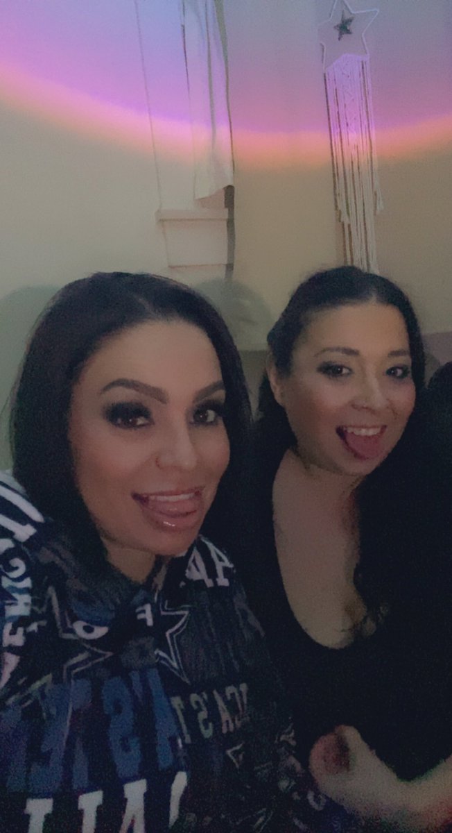 ill_allow_it_12's tweet photo. #fbf #sisters๐ฏโโ๏ธ #middlesisterโ๏ธ #oldestsisterโ๏ธ @AprilRivera4 https://t.co/M6x8Axv5h2