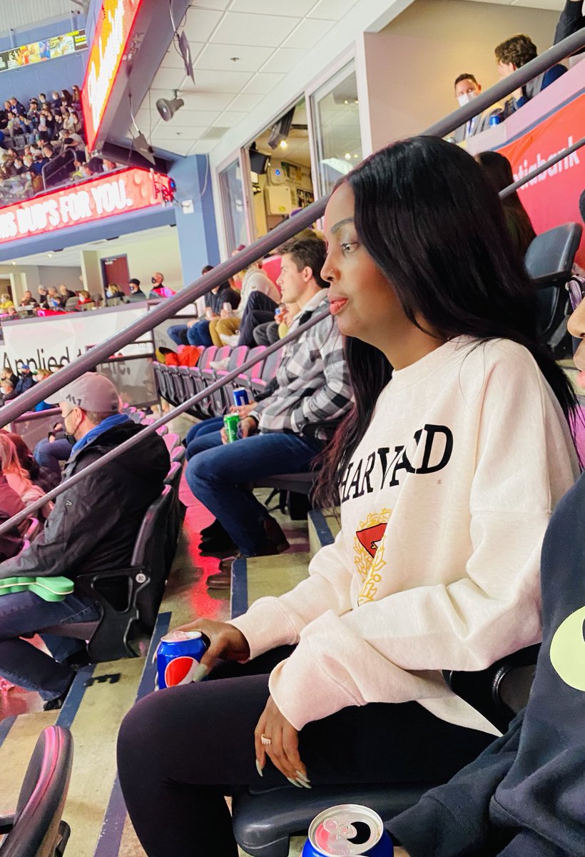 KezaShadia's tweet photo. #theknights #hockeynight #LondonKnights ����🇨🇦 https://t.co/xbiRkIlx6U