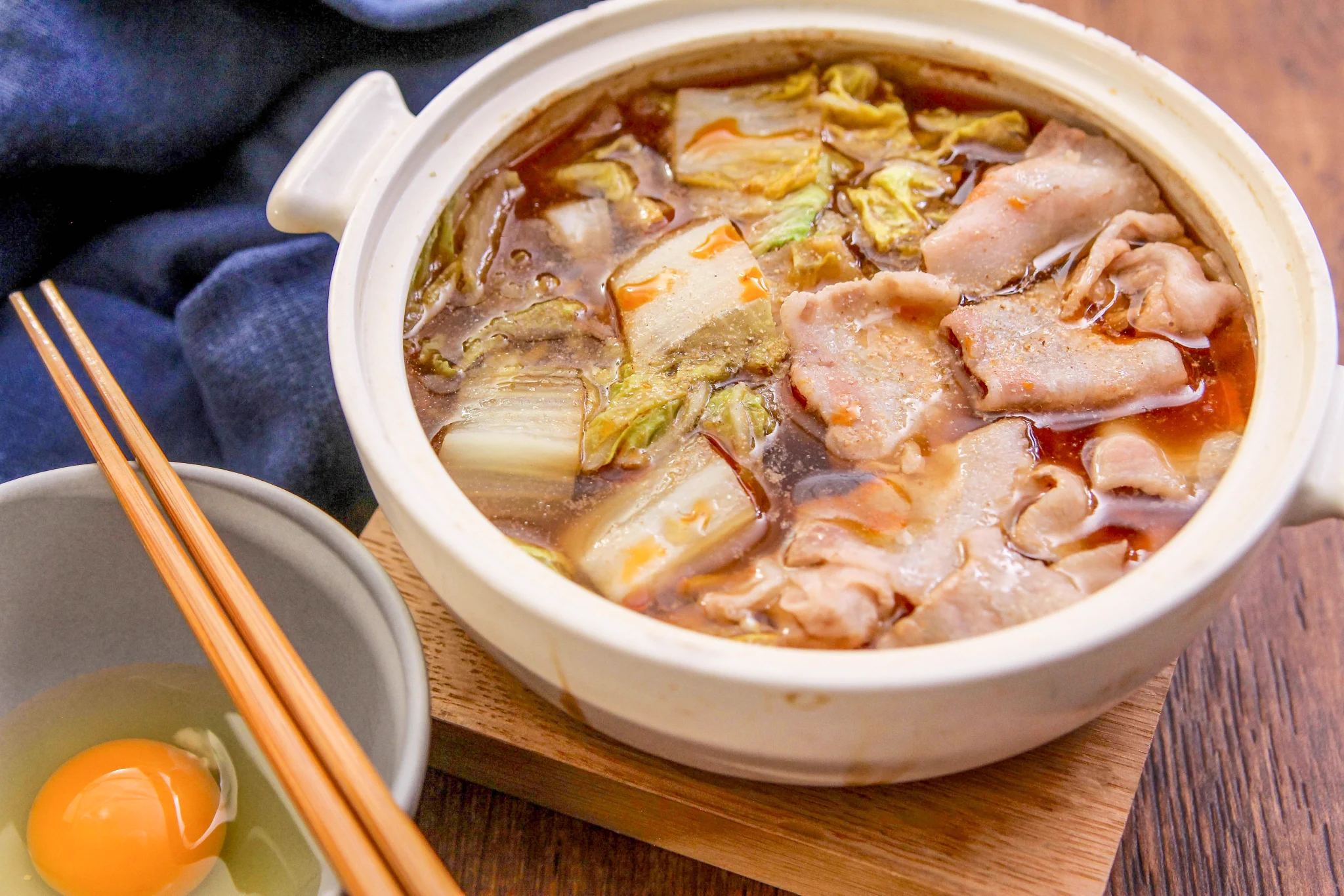 温かいものを食べたいときにもぴったりそう！豚バラや白菜を使った鍋レシピ！