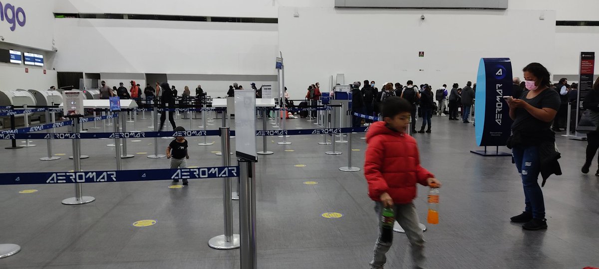 Dannys_BL's tweet photo. 1 empleada en check-in Aeropuerto Internacional de la Ciudad de México 07/01/22 09 pm, qué nos espera está semana en el apto.? https://t.co/YApzs9rnro