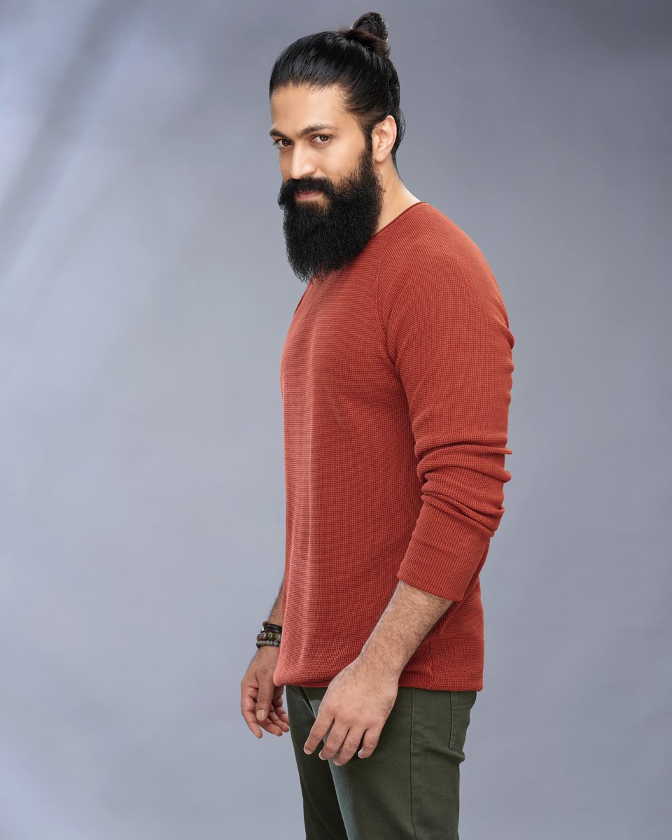 Happy Birthday Rockstar 🌟 <a href="/TheNameIsYash/">Yash</a> ♥️  <a href="/DabbooRatnani/">Dabboo Ratnani</a> <a href="/ManishaDRatnani/">MANISHA DABBOO RATNANI</a> <a href="/Dabboo/">Dabboo Ratnani Studio</a> #HBDRockingStarYASH #HappyBirthdayYash #HappyBirthdayYashboss #DabbooRatnani