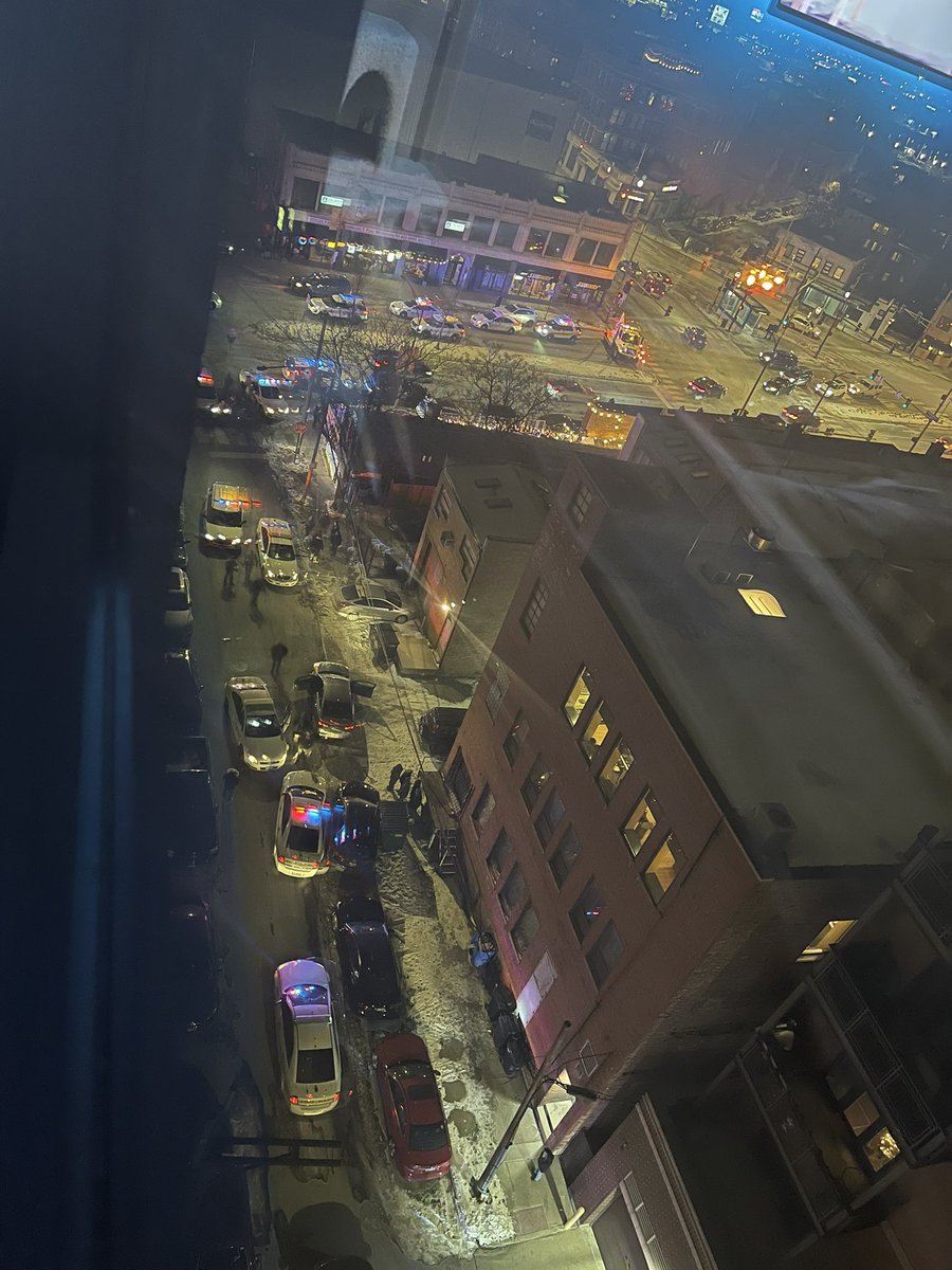 krisleas's tweet photo. @Chicago_Scanner Is that what I’m seeing here at Ogden &amp; Aberdeen? https://t.co/QaPOuZ9DmN