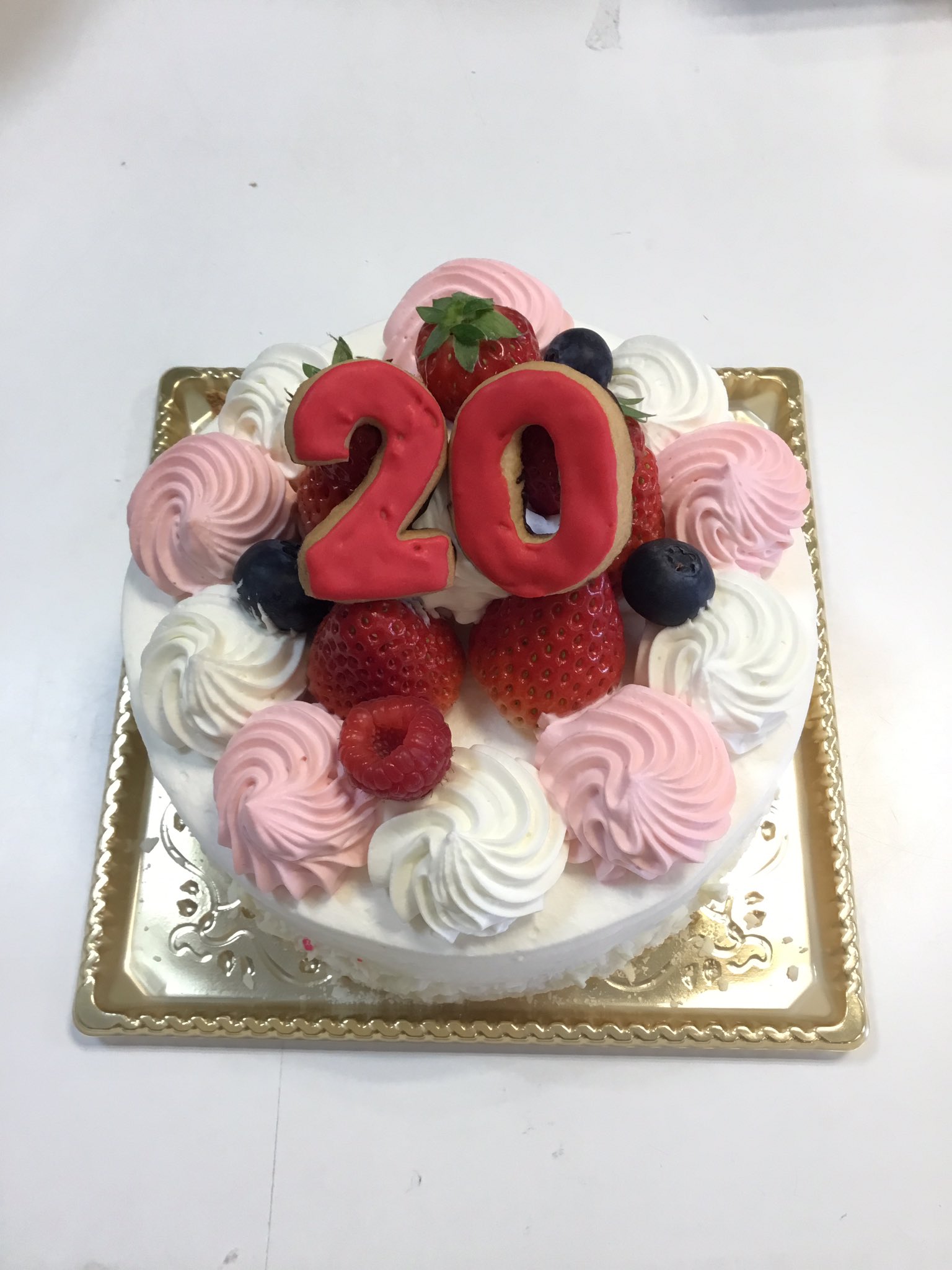 洋菓子フィレンツェ高畑本店 おはようございます 才のお祝いケーキご用意しております 苺クリームやアイシングクッキーで可愛らしくなっております ご予約お待ちしております 洋菓子フィレンツェ フィレンツェ高畑店 中川区ケーキ 高畑 荒子