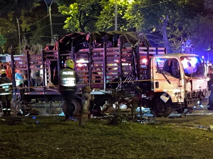 Al menos 11 policías antidisturbios heridos en atentado explosivo en Colombia