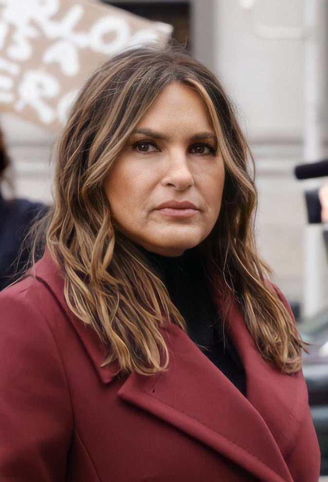 daily_mariska's tweet photo. The power Benson holds… https://t.co/9YNQCKO2V9