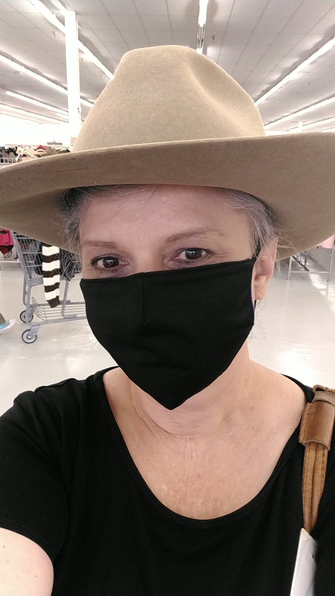 DebsValidation's tweet photo. If you'll be at #MLA22 come find me at the @EFAFreelancers booth, 606B! We can talk freelance editing, do selfies or I can read you a poem...but I won't let you wear my hat. #boothcaptain...no, #boothwrangler. Yeah, that's it. https://t.co/UyHq4OKx1X