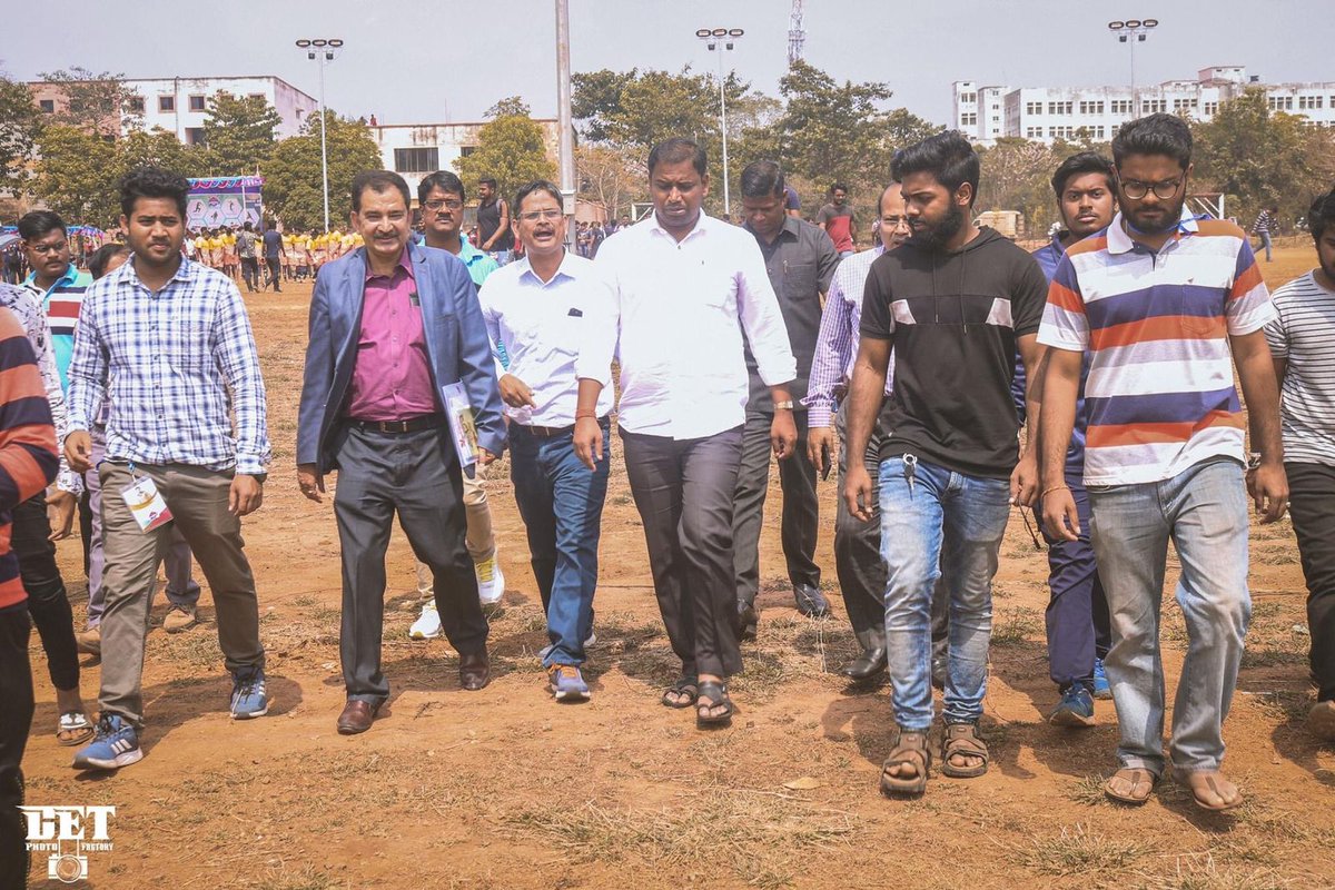 outrsu's tweet photo. The expanse which organised state’s largest inter-college event ‘Engineers’ Cup’ last in 2019 in the presence of Hon’ble Minister of Sports @btushar02 is revamped but the shadows of #omicron haunts sporting activities in the college. Hope we recover soon. 
@sports_odisha 
#outr https://t.co/najMSR0tcD