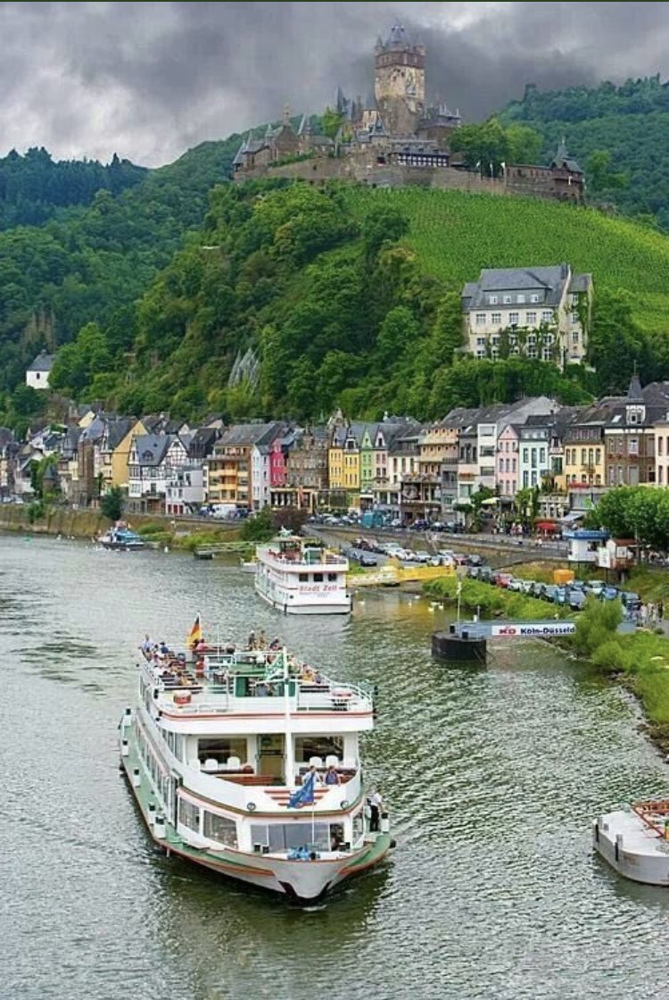 Красивые места европы. Кохем Германия. Река Рейн Фрайбург. Мозель. Германия река Рейн роландзен.