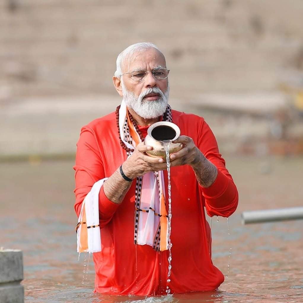 TheJokerBhai98's tweet image. People Come and Go in your Life, but the right Ones will Always Stay. In which One is our #BravePmModi 
JaiHind JaiBharat @narendramodi ji