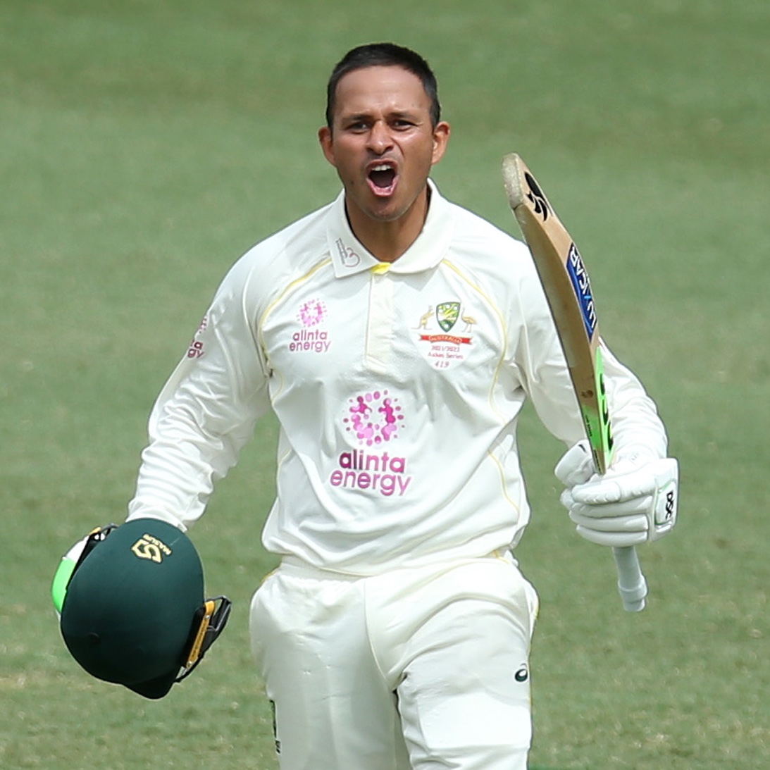 cricinfo's tweet photo. TWIN HUNDREDS FOR USMAN KHAWAJA!

𝗪𝗛𝗔𝗧. 𝗔. 𝗖𝗢𝗠𝗘𝗕𝗔𝗖𝗞!

#Ashes https://t.co/elcNZMjSfb
