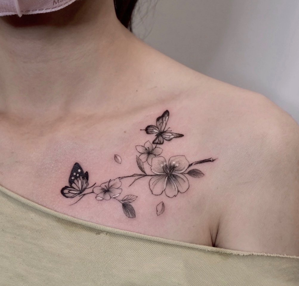 500+ 個最佳女性上臂紋身圖案2026, image size:1003x960