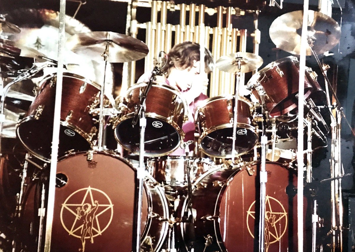 tom_effinger's tweet image. In honor of the one and only, the professor on the drum kit, Neil Peart.
I shot this on Feb. 13, 1980 at Kiel Auditorium in St. Louis on the Permanent Waves Tour. 
@clanceman65 
@KruegerFAngel