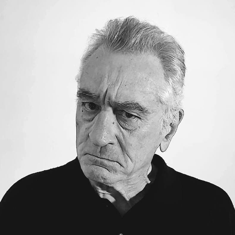 Scooter0x's tweet photo. @TransientLabs is doing phenomenal things with $LIT. Project 1 was a readable @neilstraussbook NFT on the blockchain. Project 2 just dropped and is a #ReactiveNFT of @Rob_D_Niro which changes with ethereum price movements. Unprecedented innovation! https://t.co/H6Rm1jXmwn