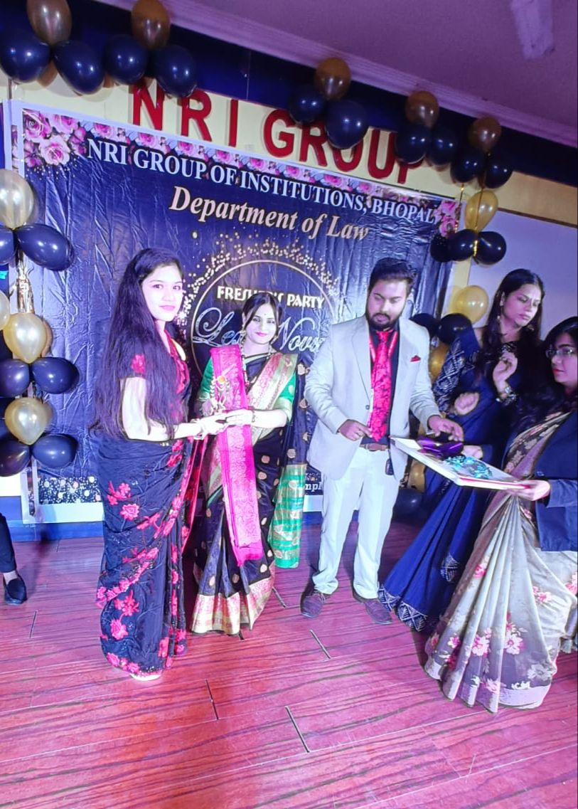 NRIGroupIndia's tweet image. Fresher’s Party in any college is an event that every student eagerly awaits from their time of admission. VISMT, Department of Law organized a Fresher’s Party “Lex Novus” on 7th January 2022, Friday for the batches of 2020 and 2021. 

#FreshersParty2021 #FreshersParty #Freshers
