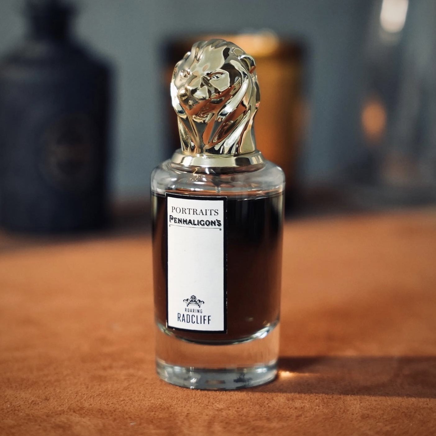 تويتر Mr Fragrance على تويتر 最高のタバコ系香水 ペンハリガンのローイングラドクリフ 持ってる中で一番カッコいい香りだと思っていて大事にしてる香水 スモーキーなタバコのアコードに 温かみのあるラムやハチミツの香りを合わせた モダンな雰囲気の香り