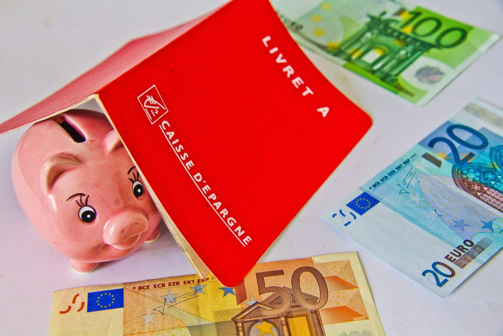 AlteorPat's tweet photo. Le gouverneur de la Banque de France est formel : le calcul du taux du #livretA prendra bien en compte l’inflation des six derniers mois. https://t.co/MXu0C36Xwq https://t.co/jNJVenkV72