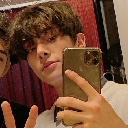 loving_enha's tweet photo. a reminder for y'all that this photo of jake exists !!! https://t.co/mGRk1MoF8l